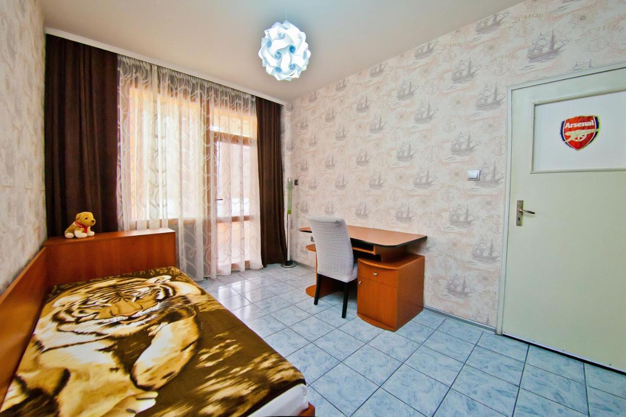 Perla 2-Bdrm In The Heart Of The City Варна Екстериор снимка